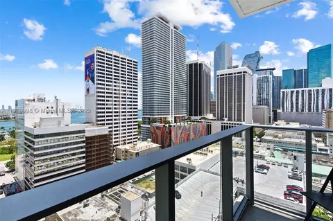 227 NE 2nd St #1700, Miami, FL 33132