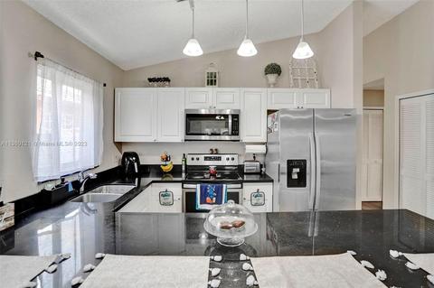 6983 W 26th Ave, Hialeah, FL 33016 photo 13