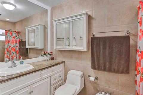 6983 W 26th Ave, Hialeah, FL 33016 photo 25