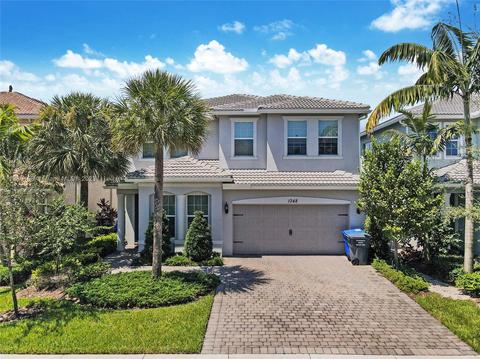 1348 Silk Oak Dr, Hollywood, FL 33021