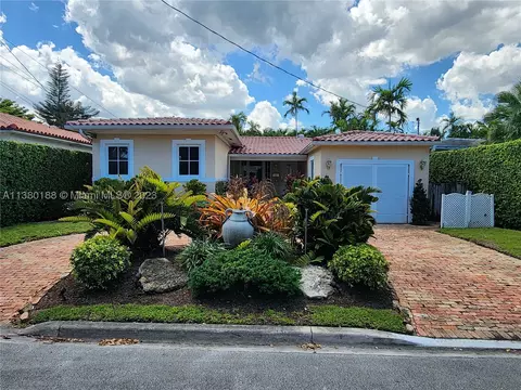 8858 Carlyle Ave, Surfside, FL 33154