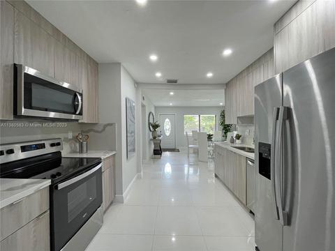 3901 NE 1st Ter, Oakland Park, FL 33334