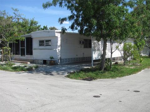 8732 SW 16th Pl, Davie, FL 33324