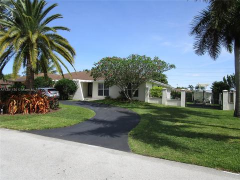 8461 SW 179th St, Palmetto Bay, FL 33157