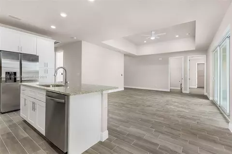 1047 N Naples St, Labelle, FL 33935 photo 4