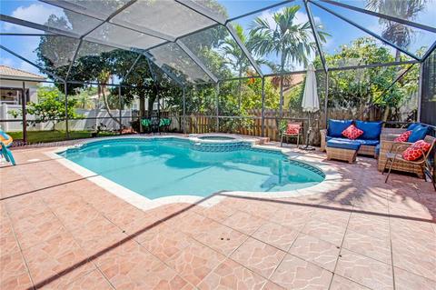 337 SW 188th Ter, Pembroke Pines, FL 33029