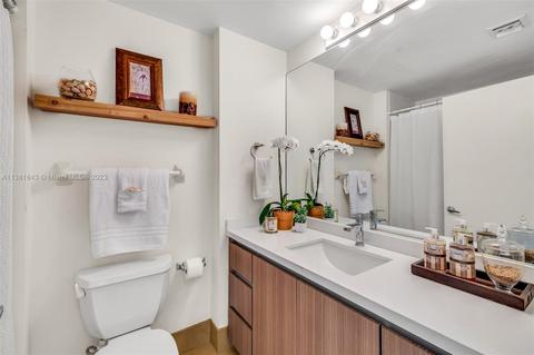 185 14 Th Ter #1908, Miami, FL 33131 photo 11
