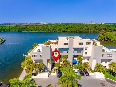 442 Poinciana Dr #1614, Sunny Isles Beach, FL 33160