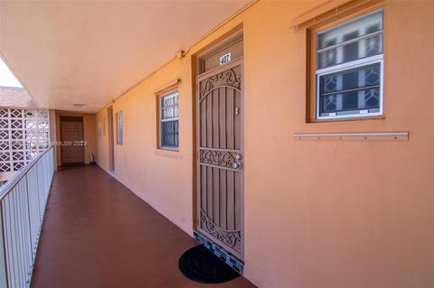 3001 NW 46th Ave #407, Lauderdale Lakes, FL 33313