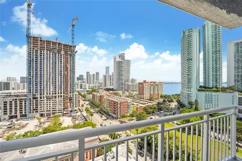 275 NE 18th St #1809, Miami, FL 33132