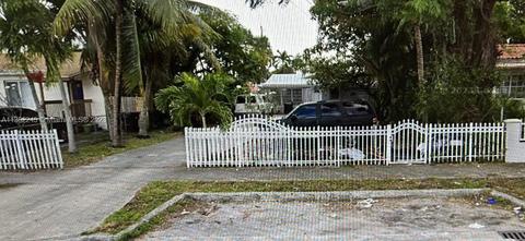 476 E 19th St, Hialeah, FL 33013