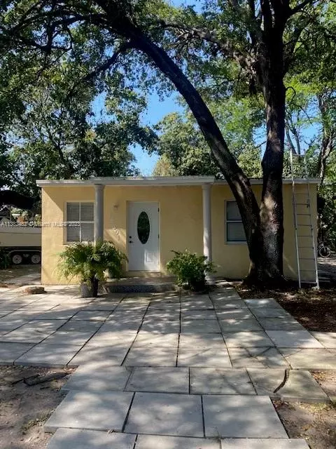 12801 Westview Dr, Miami, FL 33167