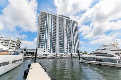 17301 Biscayne Blvd, North Miami Beach, FL 33160