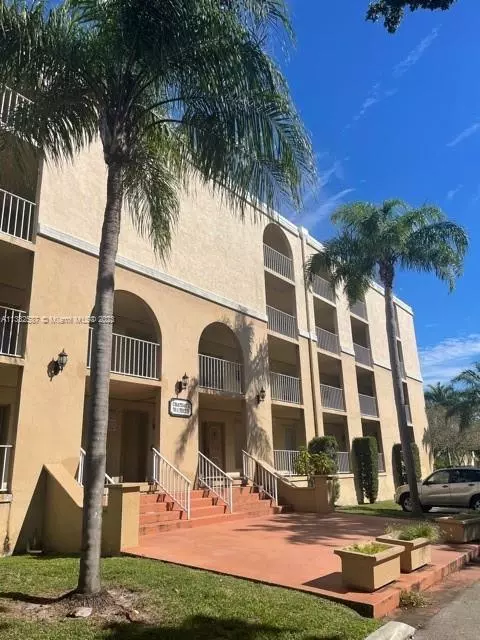 7981 S French Dr #2-101, Pembroke Pines, FL 33024