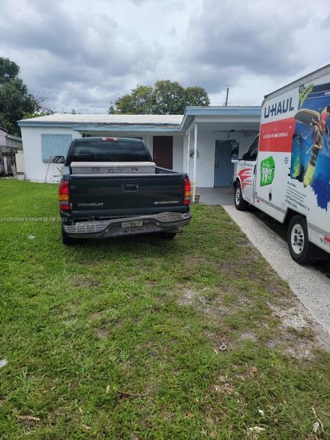 5209 NE 6th Ave, Oakland Park, FL 33334