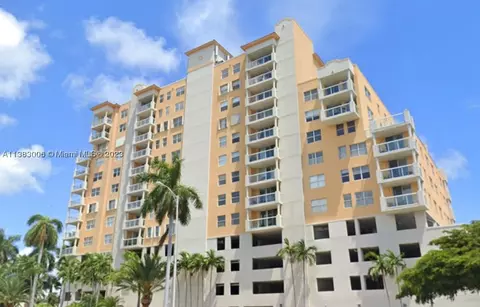 1625 Kennedy Cswy #PH3, North Bay Village, FL 33141