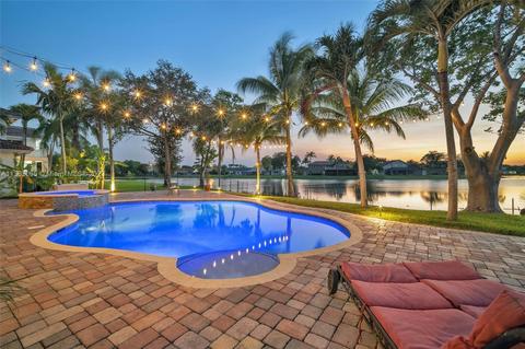430 NW 199th Ave, Pembroke Pines, FL 33029