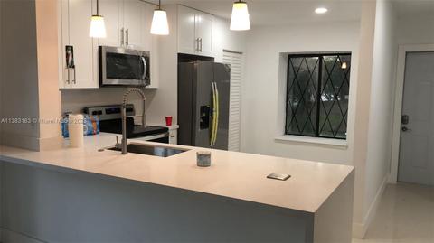 9370 NW 49th Pl, Sunrise, FL 33351