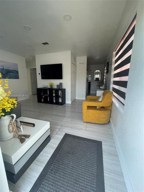 1300 NW 51st St, Miami, FL 33142