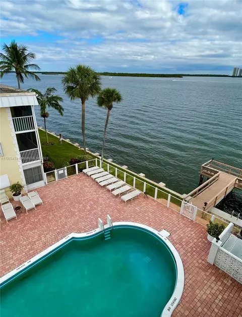 100 Doolen Ct #213, North Palm Beach, FL 33408