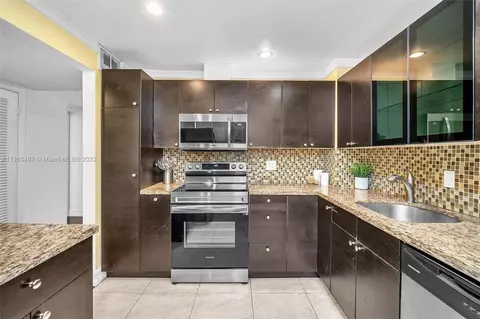 6300 S Falls Cir Dr #305, Lauderhill, FL 33319