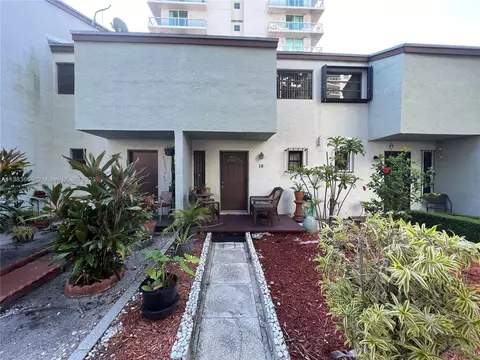 1901 NW S River Dr #16B, Miami, FL 33125