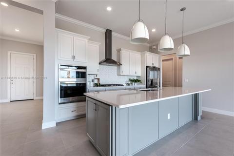 627 SE Boboli Way, Port Saint Lucie, FL 34984