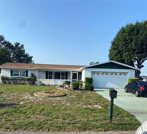 1520 Grandale St, Lehigh Acres, FL 33936