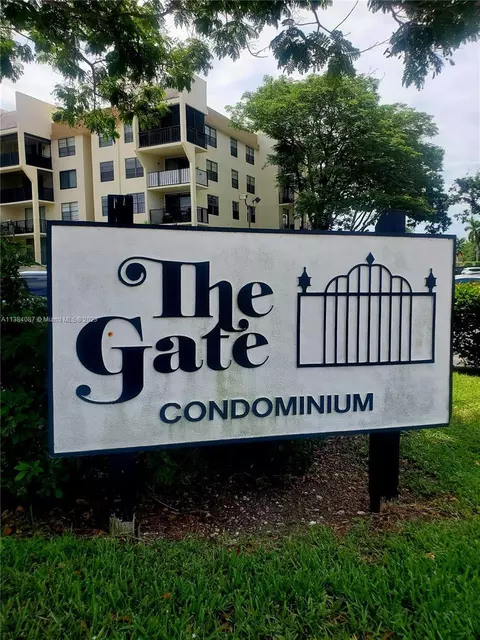 6190 Woodlands Blvd #517, Tamarac, FL 33319
