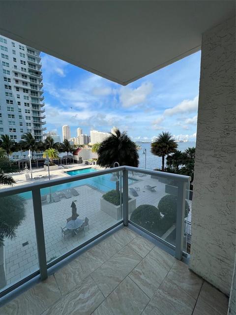 1155 Brickell Bay Dr #806, Miami, FL 33131