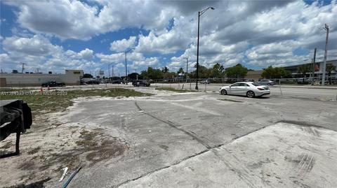 1048 E Oakland Park Blvd, Oakland Park, FL 33334