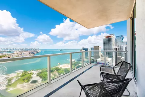 244 N Biscayne Blvd #4203, Miami, FL 33132