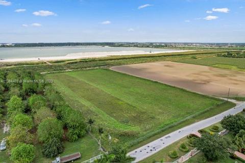 182 Ave Sw 100 St, Unincorporated Dade County, FL 33196