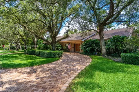 1365 Alegriano Ave, Coral Gables, FL 33146