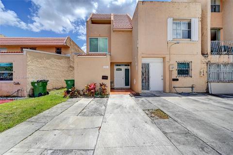 1094 W 44th St #85, Hialeah, FL 33012