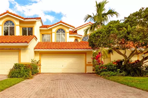 620 W Palm Aire Dr, Pompano Beach, FL 33069