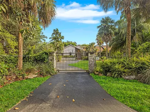 19505 SW 264th St, Homestead, FL 33031