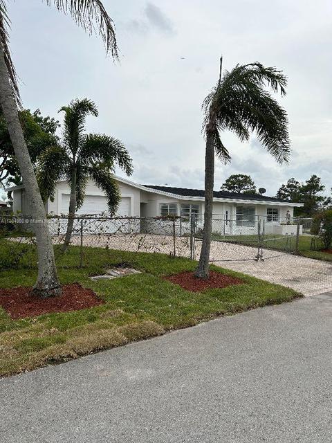 1100 NE 42nd St, Pompano Beach, FL 33064
