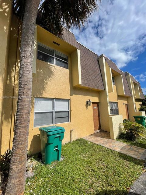 5719 Blueberry Ct #126, Lauderhill, FL 33313