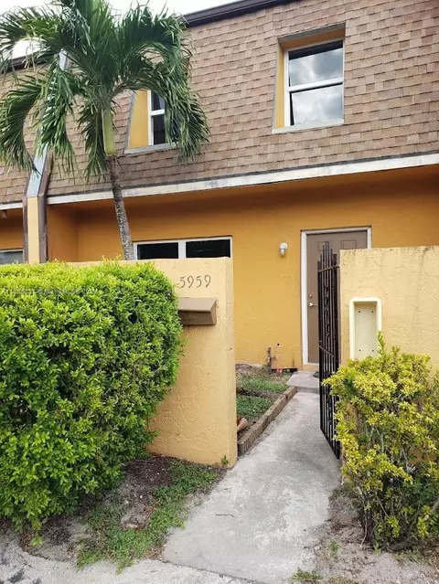 5959 NW 28th St #135, Sunrise, FL 33313