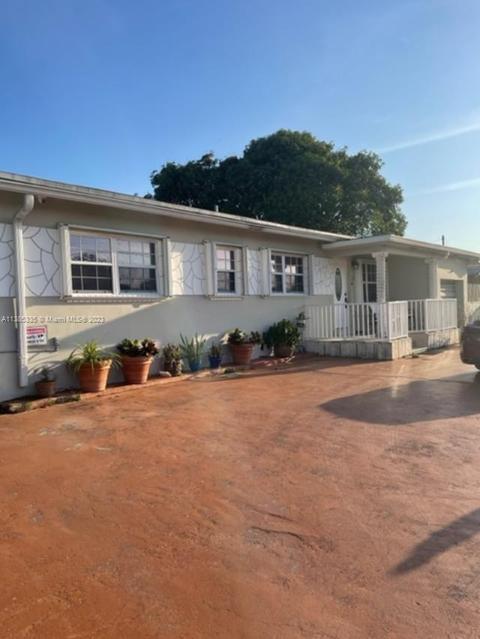 240 E 40th St, Hialeah, FL 33013