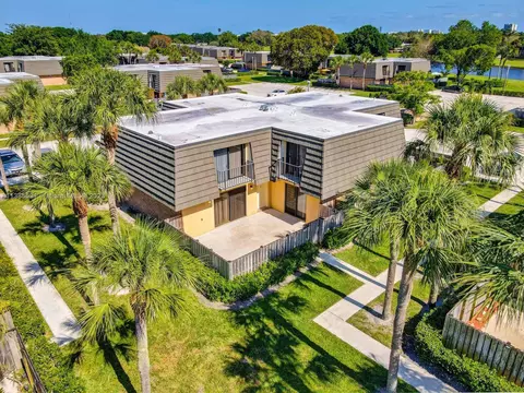 627 6th Way, West Palm Beach, FL 33407