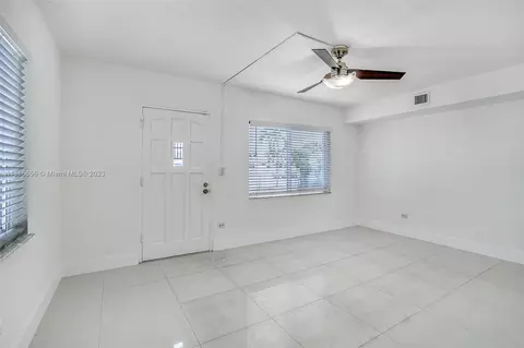 820 E 9th Pl, Hialeah, FL 33010 photo 3