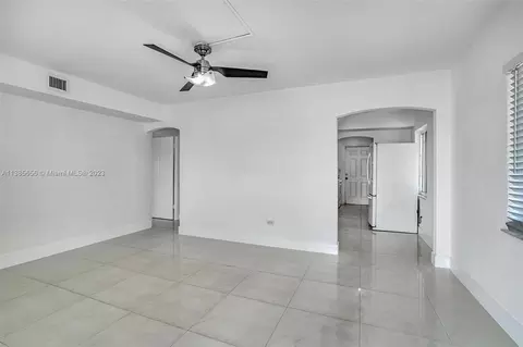 820 E 9th Pl, Hialeah, FL 33010 photo 2