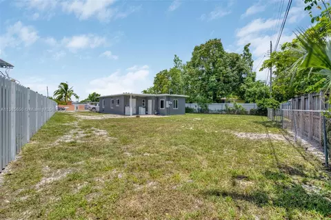 820 E 9th Pl, Hialeah, FL 33010 photo 11