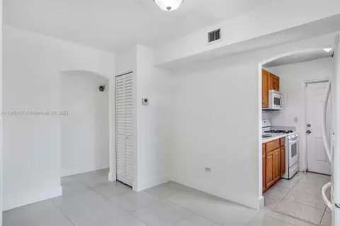 820 E 9th Pl, Hialeah, FL 33010 photo 5