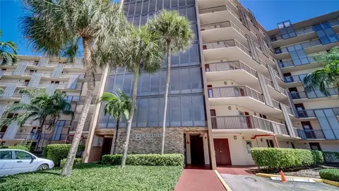 3301 N Country Club Dr #507, Aventura, FL 33180