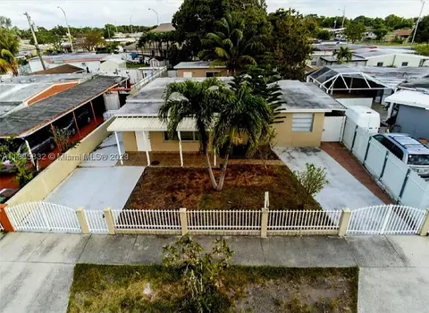 217 W 35th St, Hialeah, FL 33012