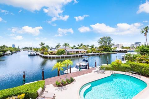 642 Oleander Dr, Hallandale Beach, FL 33009