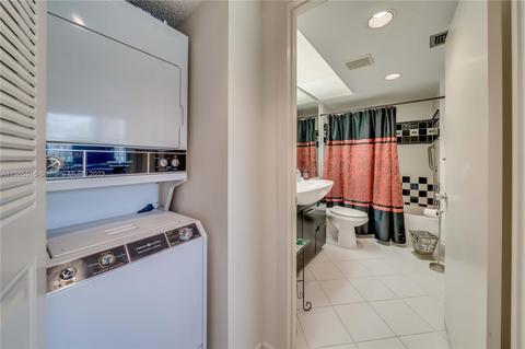 12800 SW 7th Ct #202G, Pembroke Pines, FL 33027